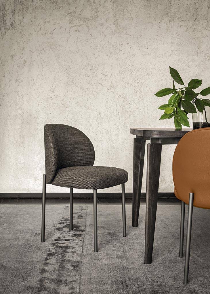 LA CHAISE QUI S'ADAPTE À TOUS LES ESPACES