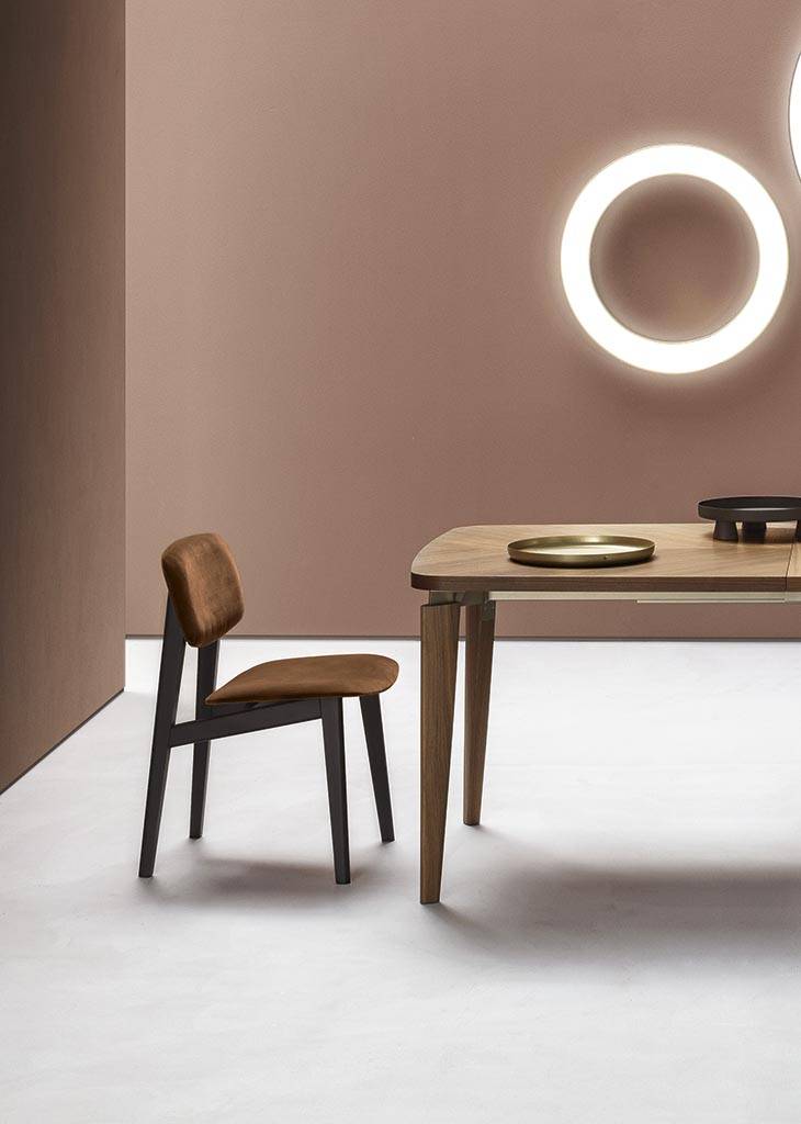 LA CHAISE QUI S'ADAPTE À TOUS LES ESPACES