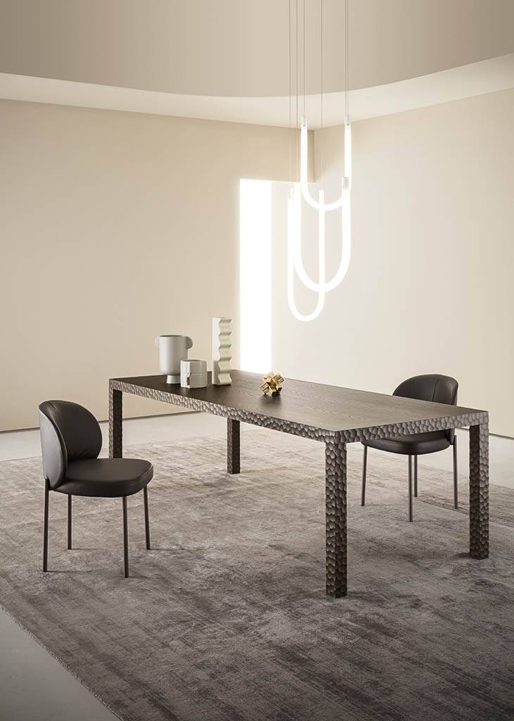 LA TABLE QUI RASSEMBLE