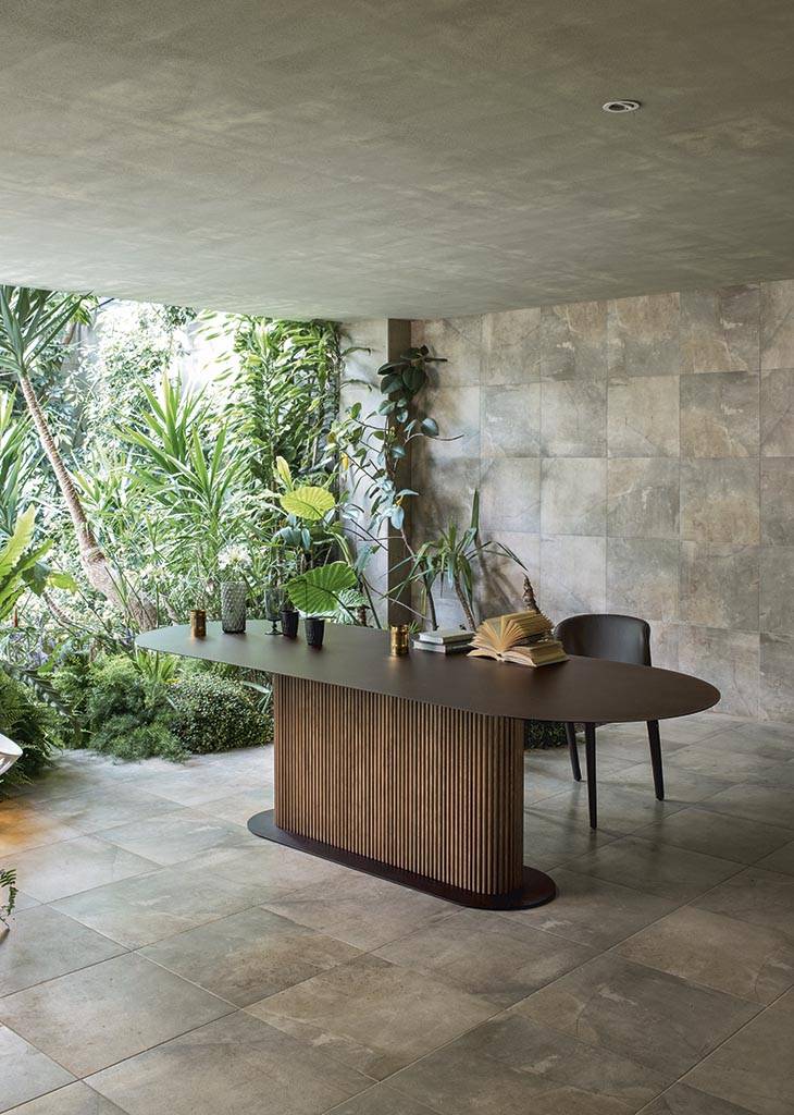 LA TABLE QUI RASSEMBLE